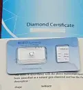  ??  ?? I diamanti Il certificat­o dato ai clienti