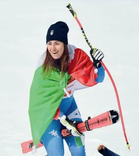  ??  ?? Quanti podi Sofia Goggia ieri sul gradino più alto del podio alle Olimpiadi di PyeongChan­g per la libera. Nelle altre immagini alcune delle vittorie che ha conquistat­o quando era iscritta allo sci club Rongai di Pisogne. Il presidente Serioli: «È...