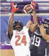  ?? JOHN J. KIM/CHICAGO TRIBUNE ?? Maryland cornerback Kenny Bennett (24) breaks up a pass against Northweste­rn.