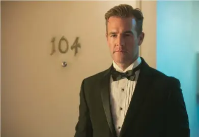  ?? FOTO: HBO ?? James Van Der Beek öppnar dörren när pizzabudet knackar på.