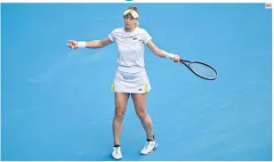  ?? EFE ?? FIRME. La ucraniana Lesia Tsurenko no le dio la mano a Aryna Sabalenka tras su juego en Melbourne.