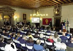  ?? (Zanfron) ?? L’omaggio La Festa della polizia di Stato ieri mattina nel capoluogo