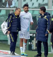  ??  ?? Due giorni fa L’uscita dal campo di Castro per infortunio al 28’ del primo tempo (foto
Udali) e quella di Radovanovi­c per espulsione nel finale