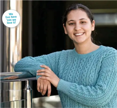  ?? PHOTO: KEVIN FARMER ?? TAKING ON THE WORLD: Refugee Zahra Aria has found a safe home in Toowoomba from where she intends making her mark on the world through law and internatio­nal studies.