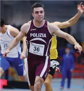  ?? (foto Colombo/Fidal) ?? FRECCIA AZZURRA
La volata vincente di Michael Tumi, 23 anni, agli Assoluti di Ancona