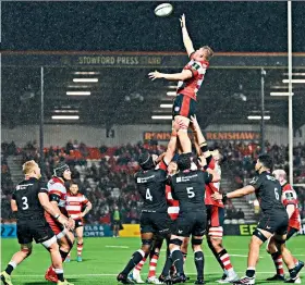  ?? ?? On the up: Gloucester’s Freddie Clarke wins a line-out against Saracens in the Challenge Cup