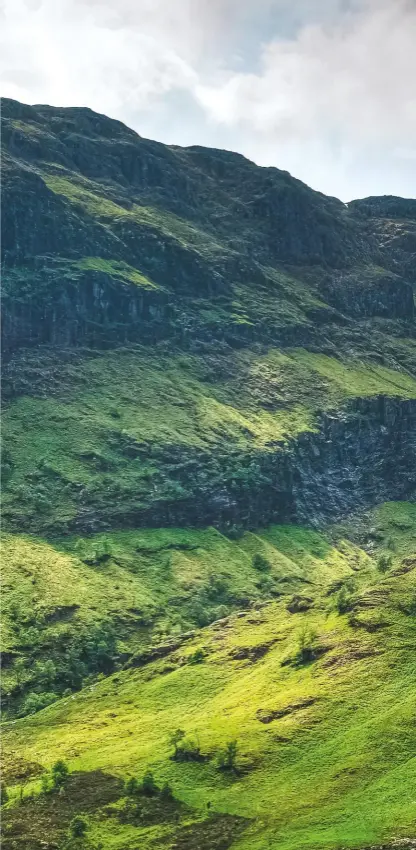  ??  ?? The damp soil of the Highlands is beloved by moss, as seen on the slopes of Glencoe