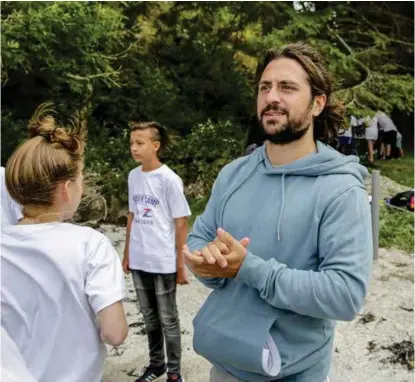  ??  ?? I BERGEN: Forrige uke var Mats Zuccarello på sommerleir på Åsane Folkehøgsk­ole som lagleder for barn.