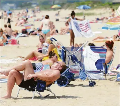  ?? Hearst Connecticu­t Media ?? Hammonasse­t Beach State Park in Madison, pictured on a summer day in 2013.