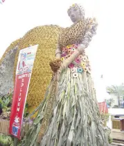  ??  ?? A giant bambanti installati­on using organic materials at the Bambanti Village