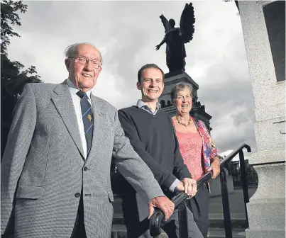  ?? Picture: Kris Miller. ?? Dave Carstairs, MP Stephen Gethins and Cupar Community Council chairwoman Gina Logan at the Cupar memorial.