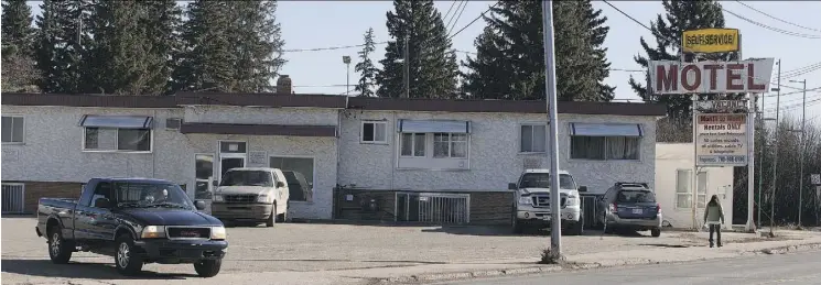  ?? GREG SOUTHAM ?? The 1960s-era Patricia Motel at 7730 101 Avenue could be torn down to make way for a proposed seniors housing complex if rezoning is granted. The building would also be connected to another six-storey building with both residentia­l and commercial...