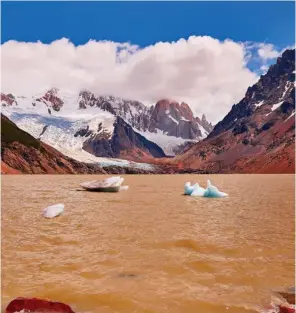  ??  ?? CHILE
El Parque Nacional Torres del Paine, en la región de la Patagonia de Chile, es conocido por sus altas montañas, glaciares y fauna poco común.