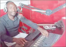  ?? (Courtesy pic) ?? Gospel musician Scara Maziya on the 1s and 2s at Pongola FM.