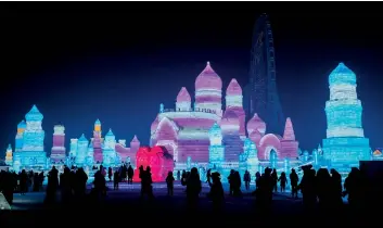  ?? ?? A night view of the Harbin Snow and Ice World — IC