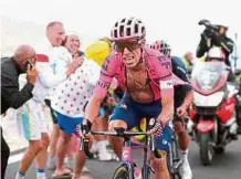  ?? /FOTO: GETTY IMAGES ?? Rigoberto Urán, de Education First, es el colombiano que pelea la general de la carrera Tour de Francia 2021.
