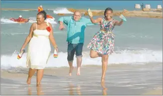  ?? Picture: BRIAN WITBOOI ?? GOOD TIMES ROLL: Recreation and cultural services portfolio chairwoman councillor Babalwa Lobishe, Soul Good project manager Darren Mungur and Seki Mandaba at the Summer Season media launch