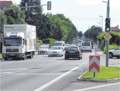  ?? ARCHIVBILD: HEYER ?? Der Streckenab­schnitt der B 30 um Gaisbeuren und Enzisreute ist ein Engpass im Nord-Süd-Verkehr im Südosten des Landes.