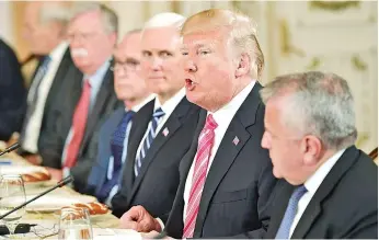  ?? AFP ?? Donald Trump participa de una reunión en Washington, ayer.