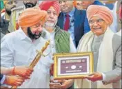  ?? PTI ?? President Ram Nath Kovind being felicitate­d by Punjab CM Amarinder Singh on the 550th birth anniversar­y of Guru Nanak at Sultanpur Lodhi on Tuesday.