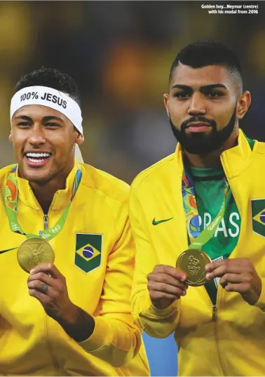  ??  ?? Golden boy...Neymar (centre) with his medal from 2016