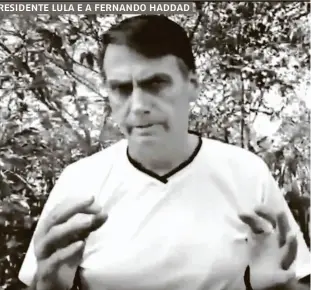  ??  ?? O candidato Jair Bolsonaro (PSL), que não foi ao Nordeste porque teve sua campanha interrompi­da com ataque a faca, deu entrevista ontem para rádio