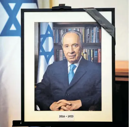  ??  ?? Shimon Peres, der letzte der Großen aus Israels Gründergen­eration, erlitt Mitte September einen Schlaganfa­ll, von dem er sich nicht mehr erholte. Beerdigt wird er am Freitag auf dem Herzlberg in Jerusalem.