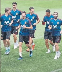  ?? FOTO: JA SIRVENT ?? Los suplentes del debut trabajaron ayer antes de tener unas horas libres