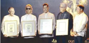  ??  ?? (From left) Manila House Honors awardees Louie Ocampo, Ely Buendia, Gary Valenciano and Ryan Cayabyab with Manila House chairman Lorenzo Roxas.