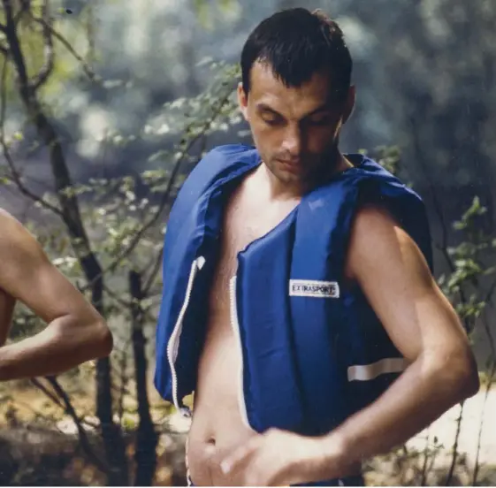  ??  ?? Pascal Riché et Viktor Orbán, en Caroline du Sud, lors de leur voyage d’étude, en juillet 1992.