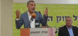  ?? ( Avshalom Sassoni/ Maariv) ?? JOINT LIST MK Jamal Zahalka addresses a Tel Aviv news conference on Tuesday.
