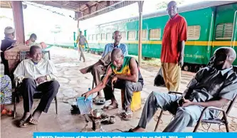  ??  ?? BAMAKO: Employees of the central train station prepare tea on Oct 21, 2019. — AFP