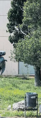 ?? ÀLEX GARCIA ?? Cumpleaños a puerta cerrada La Fundación Miró cumplirá el 10 de junio 45 años de la inauguraci­ón de su sede de Montjuïc. En la imagen, el edificio de Sert fotografia­do ayer sin las habituales colas de turistas
