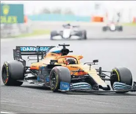  ?? FOTO: GETTY ?? Carlos Sainz, décimo en el Gran Premio de Hungría con su McLaren MCL35