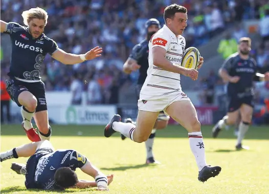  ?? PICTURES: Getty Images ?? Through the middle: George Ford goes past Sam James to score for Leicester