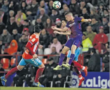  ??  ?? NO AGUANTÓ. El Lugo se adelantó en el marcador pero el Barcelona B acabó ganando en el Anxo Carro.