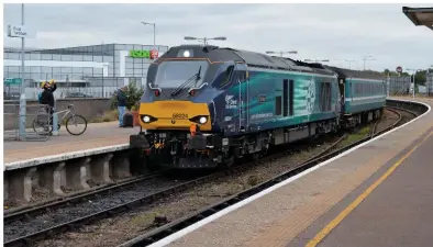  ?? RICHARD CLINNICK. ?? Direct Rail Services currently hires Class 68s to three train operating companies, and up to 19 of the current 32 either delivered or on order will be hired to TransPenni­ne Express from 2017. On September 27, 68024 Centaur arrives at Great Yarmouth...