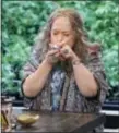  ?? PHOTO BY ROBERT VOETS/NETFLIX ?? Kathy Bates in “Disjointed” on Netflix.