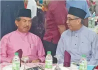  ??  ?? SALLEH (kanan) dan Musa pada Majlis Berbuka Puasa Umno Zon 1 di Masjid Daerah Kota Belud.