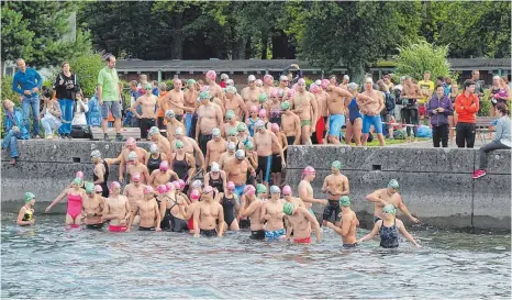  ?? FOTO: PR ?? Auf die Plätze, fertig, los: Viele Schwimmer nehmen am 22. Juli an der Seedurchqu­erung teil.