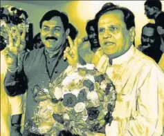  ?? SIDDHARAJ SOLANKI/HINDUSTAN TIMES ?? Senior Congress leader Ahmed Patel with the party’s Gujarat president Bharatsinh Solanki in Ahmedabad, August 9