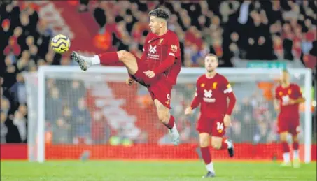  ?? REUTERS ?? Liverpool's Roberto Firmino in action during their Premier League match against Tottenham Hotspur at Anfield on Sunday night.
