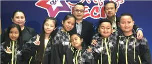  ??  ?? (Back row, from left) Erma, Merill and Zainorin together with the six finalists of Bintang Kecil RTM 2018 Sarawak Zone.