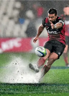  ?? GETTY IMAGES ?? Crusaders first five-eighth Richie Mo’unga missed three penalties against the Highlander­s last weekend.