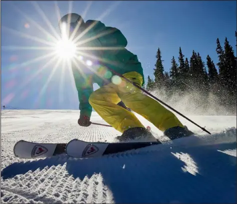  ?? STEPHEN SPERANZA FOR THE NEW YORK TIMES ?? The same things that make snow sports thrilling — carving down a steep run, plowing through powder or catching air — also make them risky.