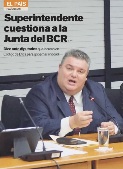  ?? ALEJANDRO GAMBOA ?? Javier Cascante compareció anoche ante los legislador­es que investigan créditos del BCR y reafirmó que en Directiva se irrespetan normas para dirimir conflictos de interés y difusión de informació­n.