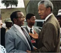  ?? Picture: Sunday Tribune Archives ?? LEADERS: Oliver Tambo with Nelson Mandela.