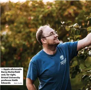  ?? Matt Austin ?? > Apple aficionado Barny Butterfiel­d and, far right, Bristol University professor Keith Edwards