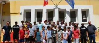  ?? (Photos S. I.) ?? L’équipe gagnante de l’école Paul-Doumer très fière de recevoir le trophée.