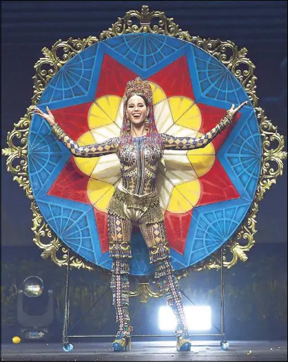  ??  ?? Miss Philippine­s Catriona gray poses on stage during the 2018 Miss Universe national costume presentati­on in Chonburi, thailand on Dec. 10. afP